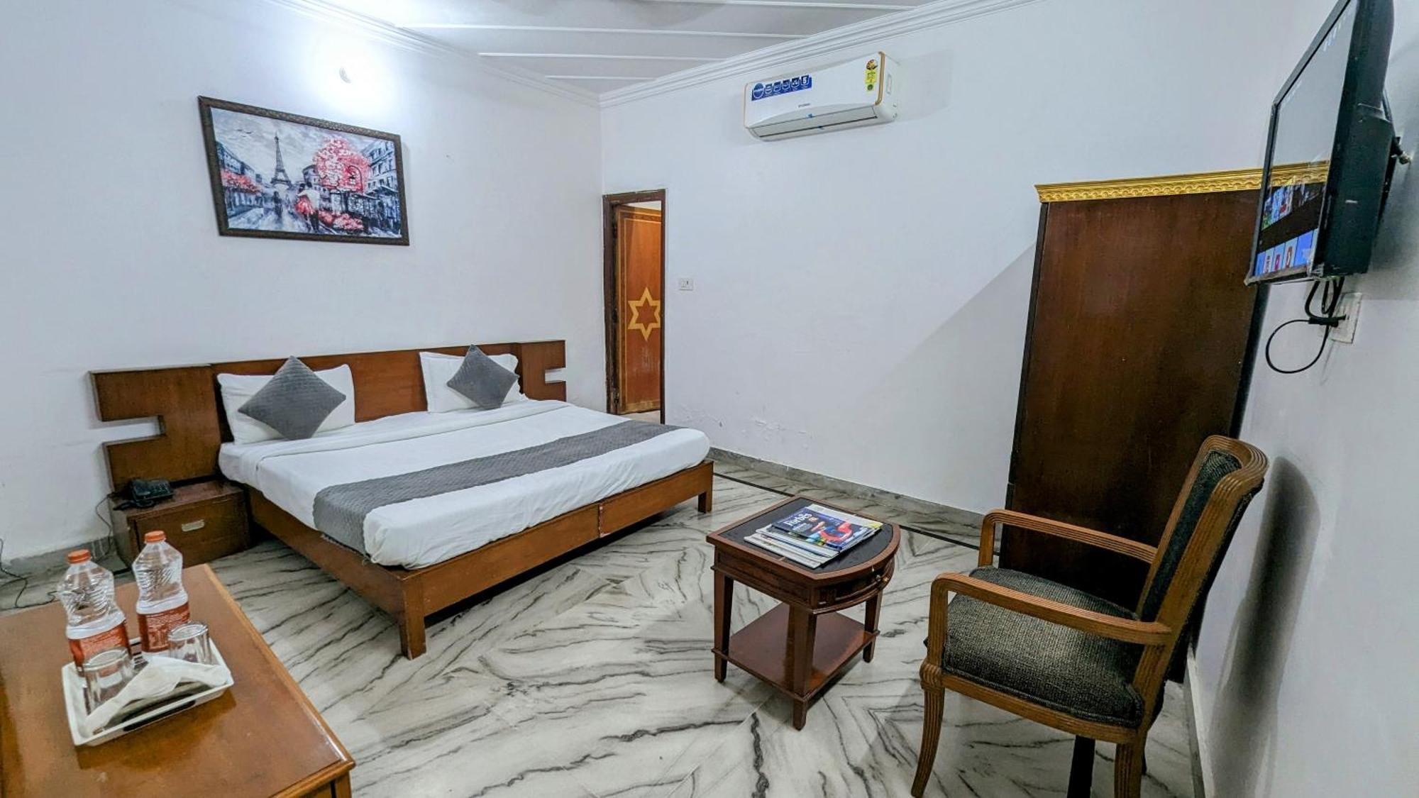 Hotel Lecston @Yashobhoomi Dwarka Sector - 25 Metro Station Delhi Kültér fotó