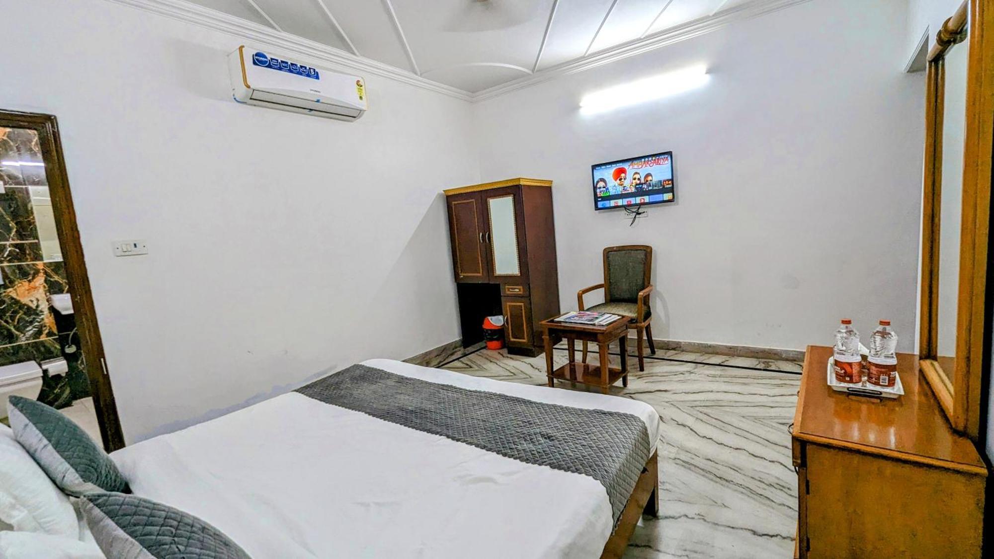 Hotel Lecston @Yashobhoomi Dwarka Sector - 25 Metro Station Delhi Kültér fotó