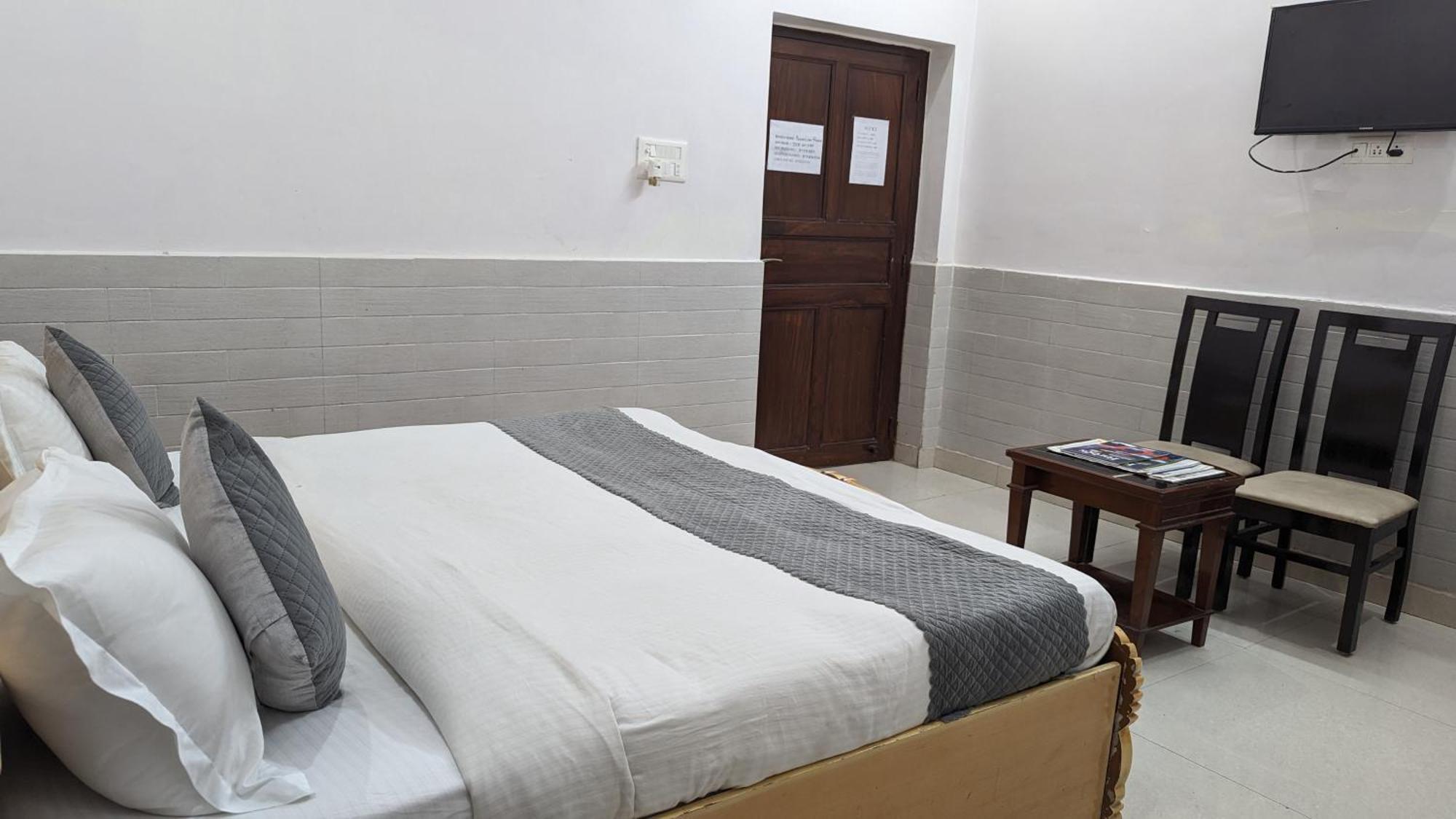 Hotel Lecston @Yashobhoomi Dwarka Sector - 25 Metro Station Delhi Kültér fotó