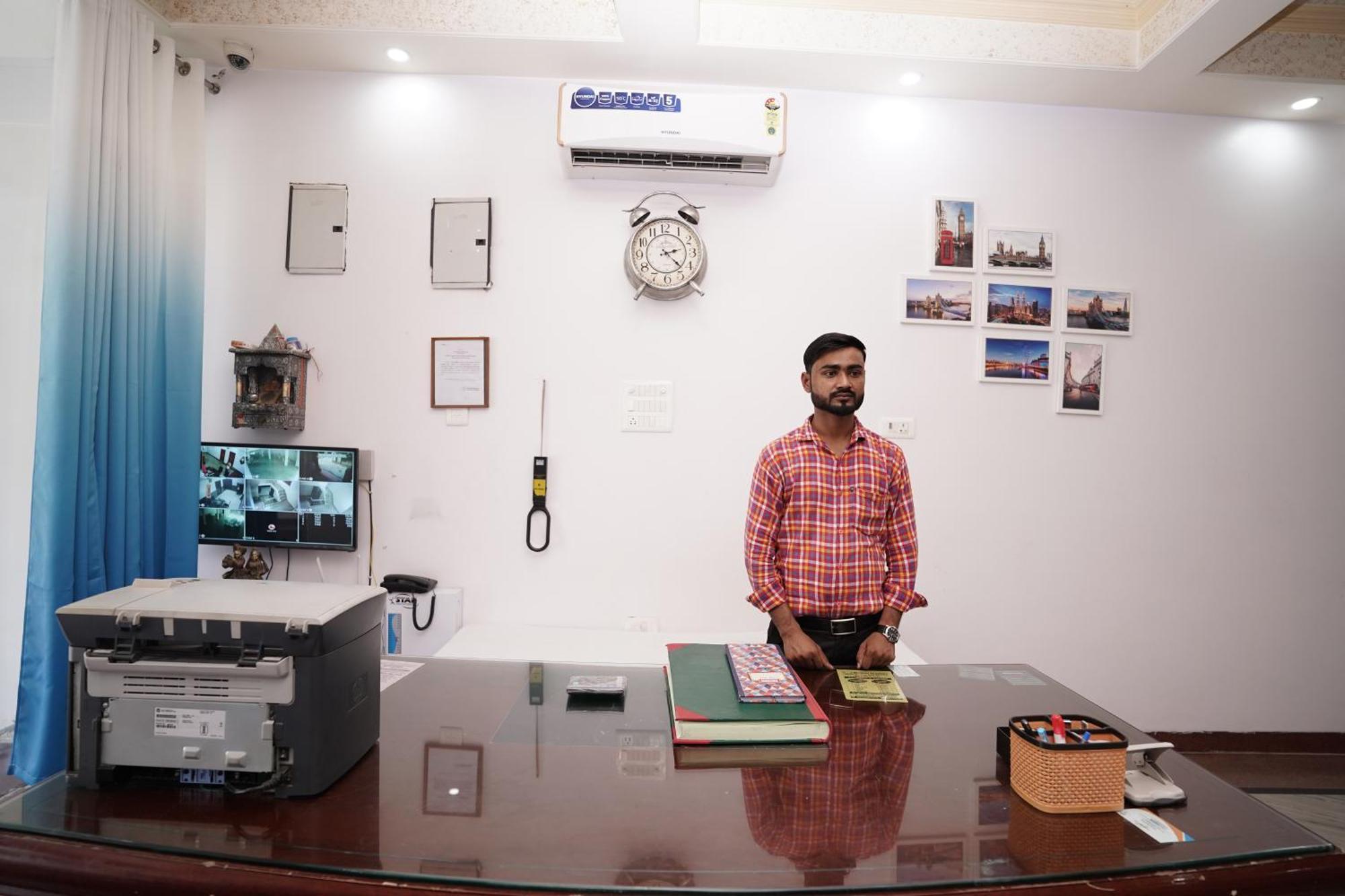 Hotel Lecston @Yashobhoomi Dwarka Sector - 25 Metro Station Delhi Kültér fotó