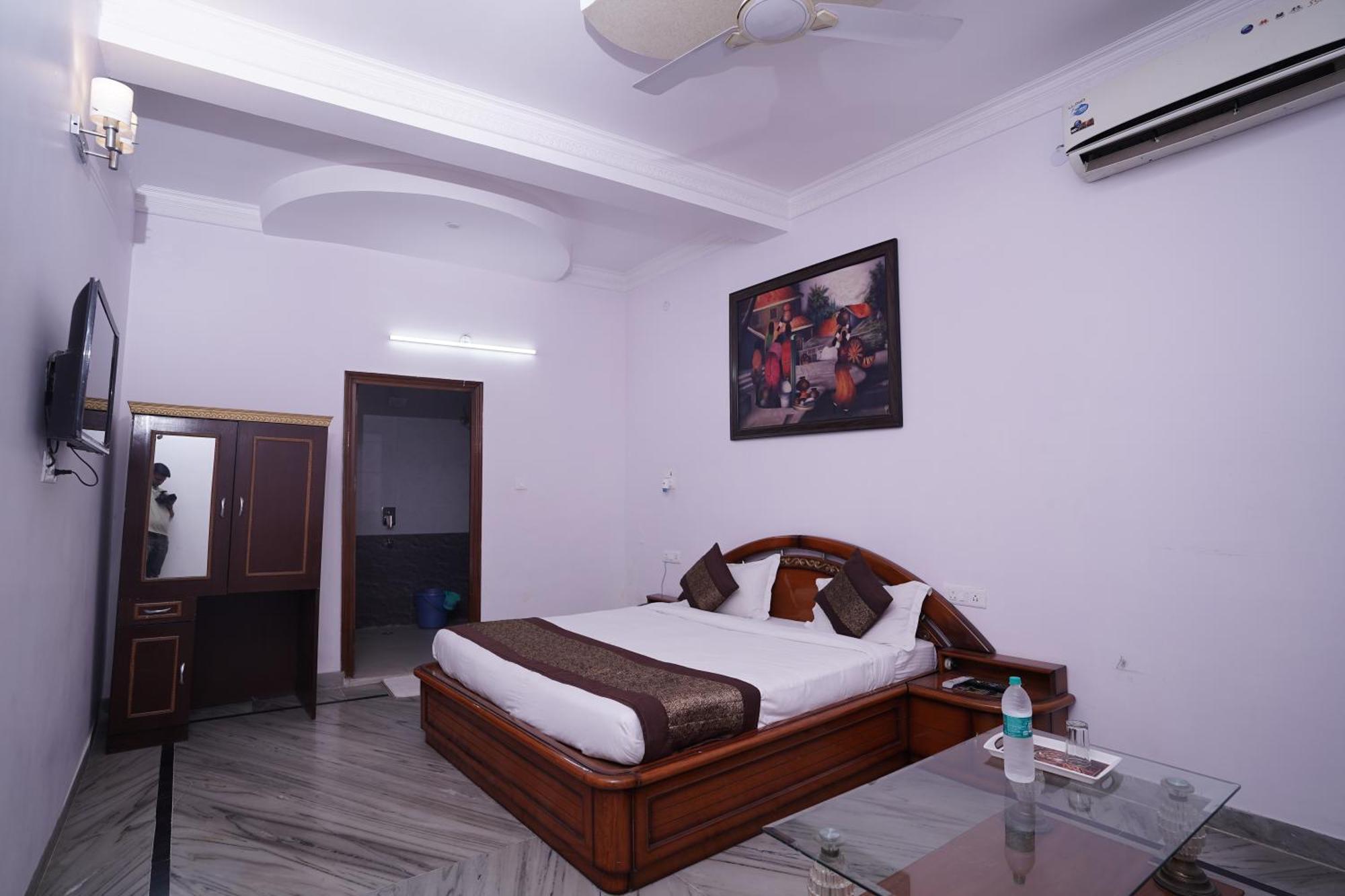 Hotel Lecston @Yashobhoomi Dwarka Sector - 25 Metro Station Delhi Kültér fotó