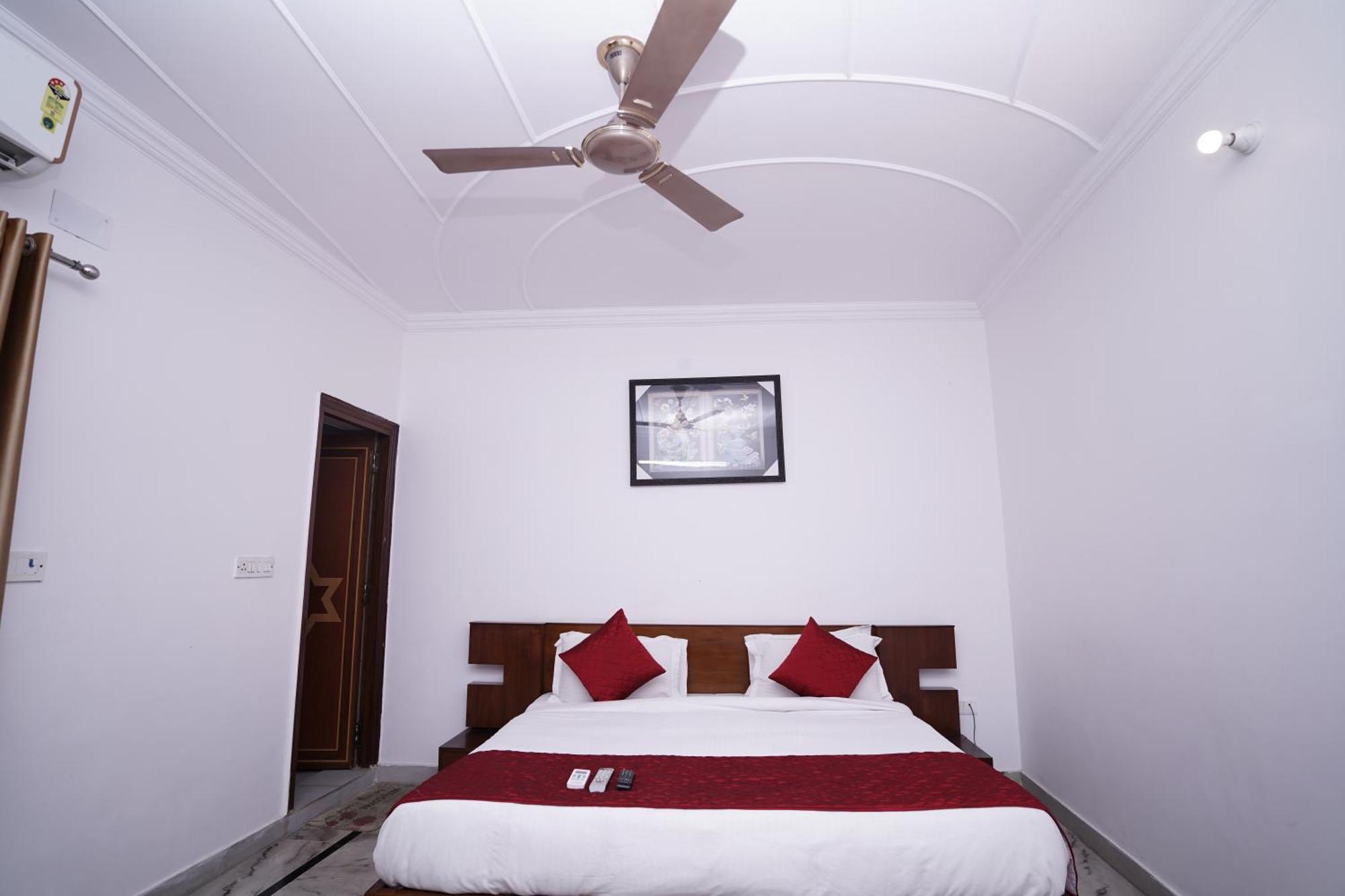 Hotel Lecston @Yashobhoomi Dwarka Sector - 25 Metro Station Delhi Kültér fotó